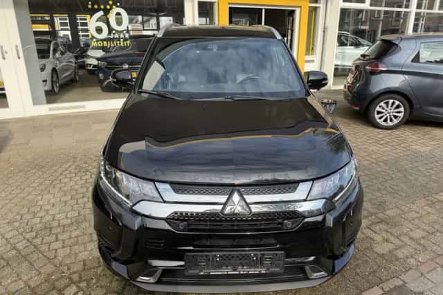 Mitsubishi Outlander (2020) thumbnail 6