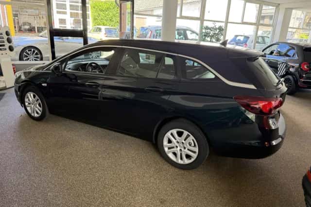Opel Astra (2018) thumbnail 2