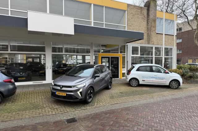 Renault Captur (2024) thumbnail 4