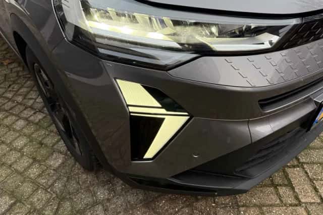 Renault Captur (2024) thumbnail 5