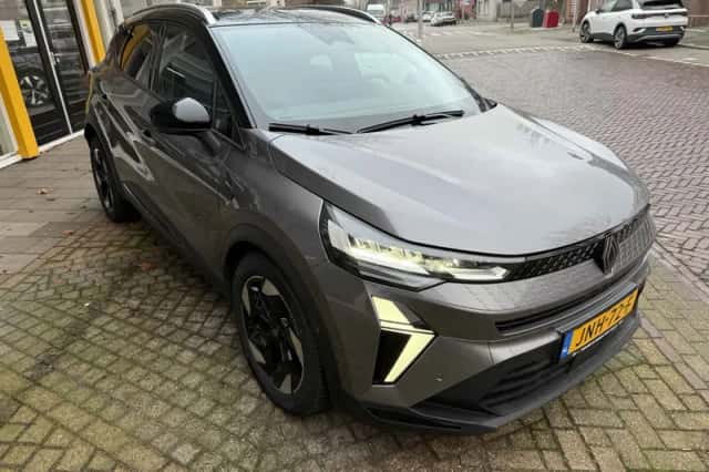 Renault Captur (2024) thumbnail 6