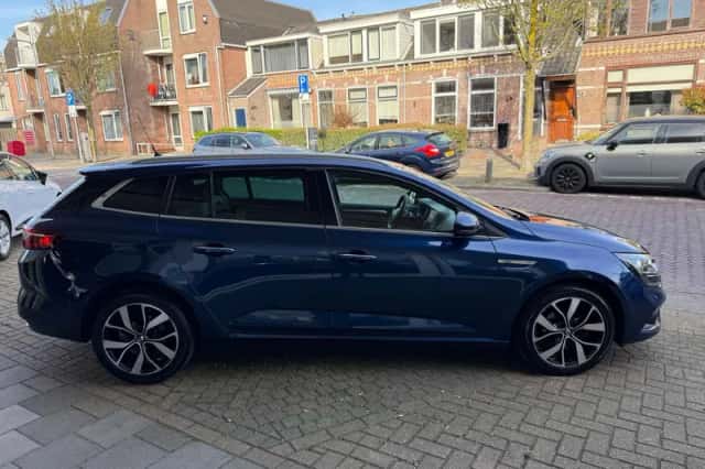 Renault Mégane (2019) thumbnail 3