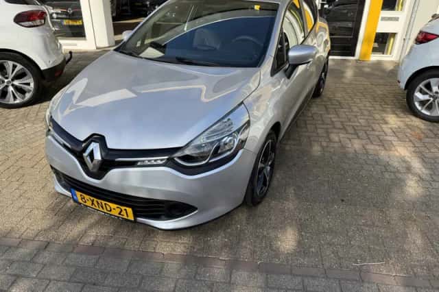 Renault Clio (2014) thumbnail 2