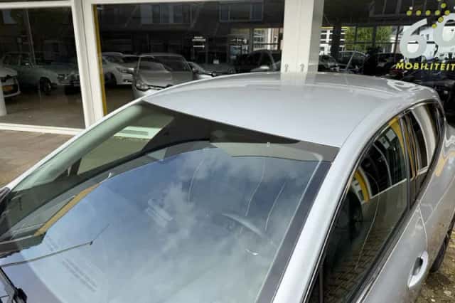 Renault Clio (2020) thumbnail 5
