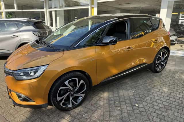 Renault Scénic (2017) thumbnail 2