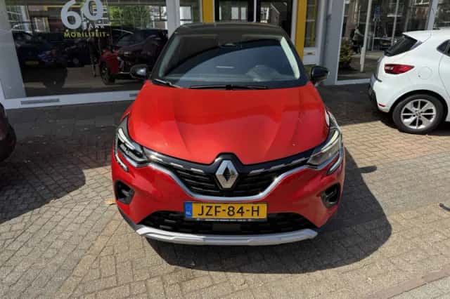 Renault Captur (2022) thumbnail 5