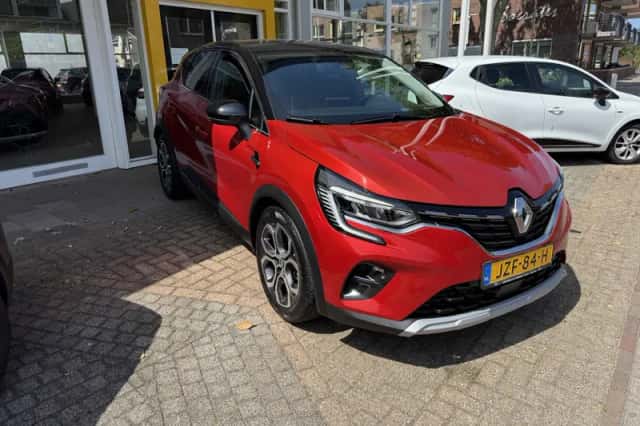 Renault Captur (2022) thumbnail 6