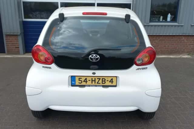 Toyota Aygo (2009) thumbnail 4