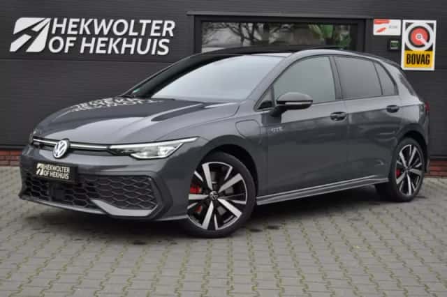 Volkswagen Golf (2024) thumbnail 1
