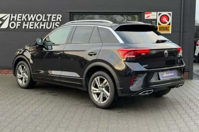 Volkswagen T-Roc (2023) thumbnail 4