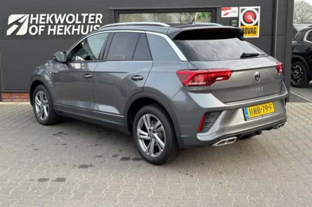 Volkswagen T-Roc (2024) thumbnail 4