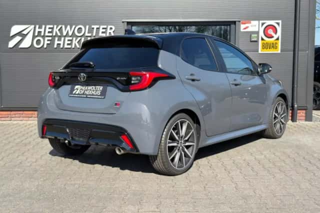 Toyota Yaris (2025) thumbnail 3