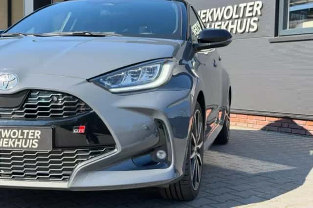 Toyota Yaris (2025) thumbnail 5