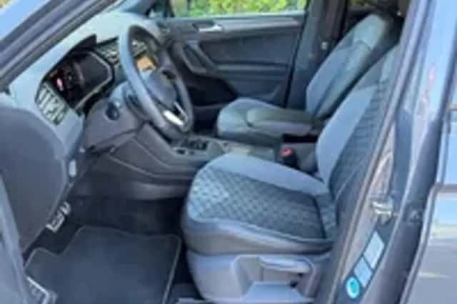 Volkswagen Tiguan (2021) thumbnail 2