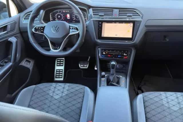 Volkswagen Tiguan (2021) thumbnail 4