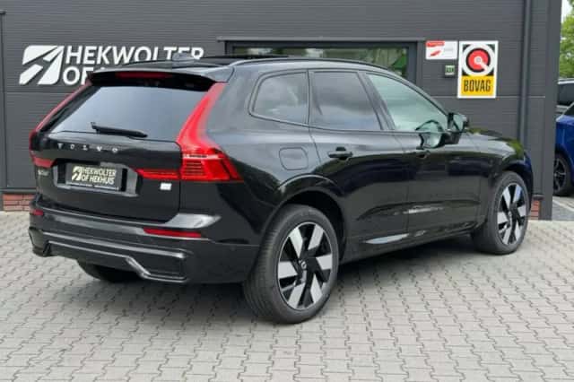 Volvo XC60 (2024) thumbnail 4