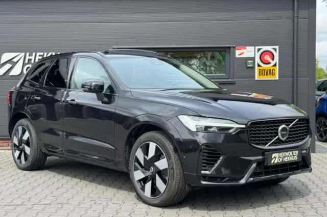 Volvo XC60 (2024) thumbnail 5