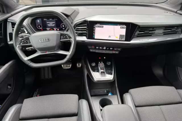 Audi Q4 e-tron (2022) thumbnail 5