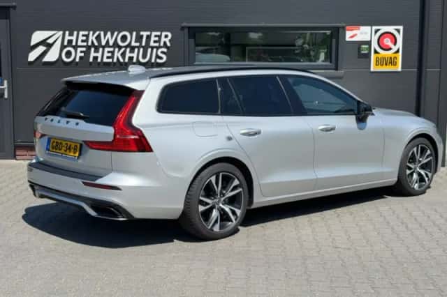 Volvo V60 (2021) thumbnail 4