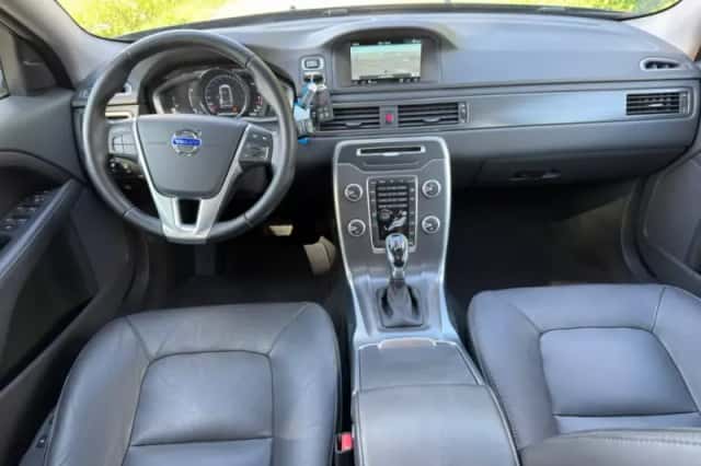 Volvo XC70 (2016) thumbnail 2
