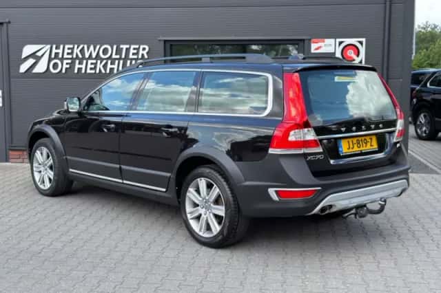 Volvo XC70 (2016) thumbnail 3