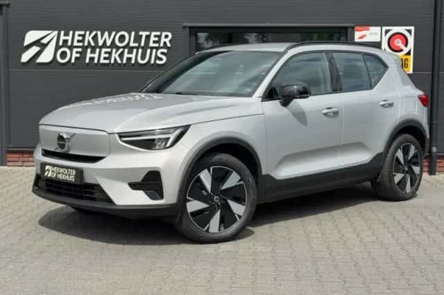 Volvo XC40 (2023) thumbnail 1