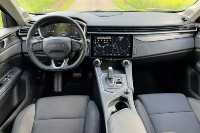 Lynk & Co 01 (2023) thumbnail 2
