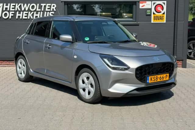 Suzuki Swift (2025) thumbnail 3