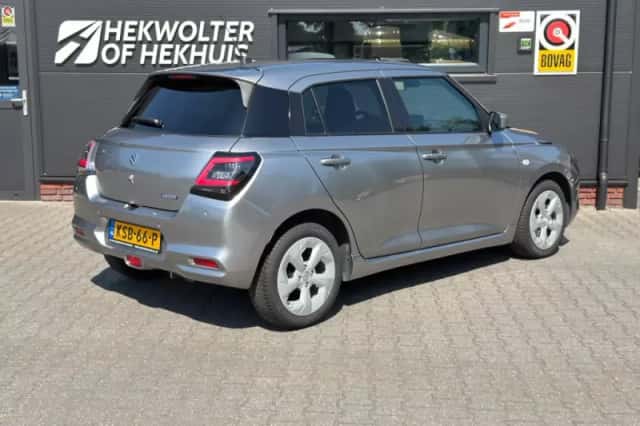 Suzuki Swift (2025) thumbnail 5