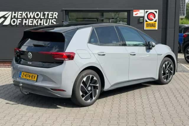 Volkswagen ID.3 (2023) thumbnail 5