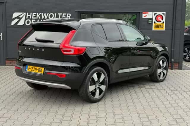 Volvo XC40 (2019) thumbnail 3