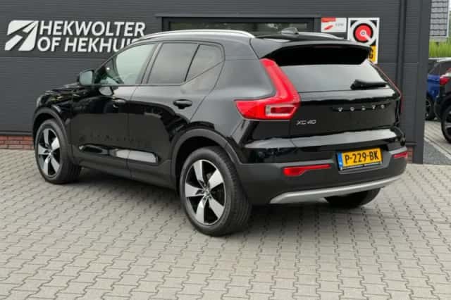 Volvo XC40 (2019) thumbnail 5