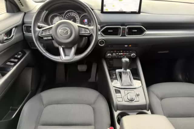 Mazda CX-5 (2022) thumbnail 2