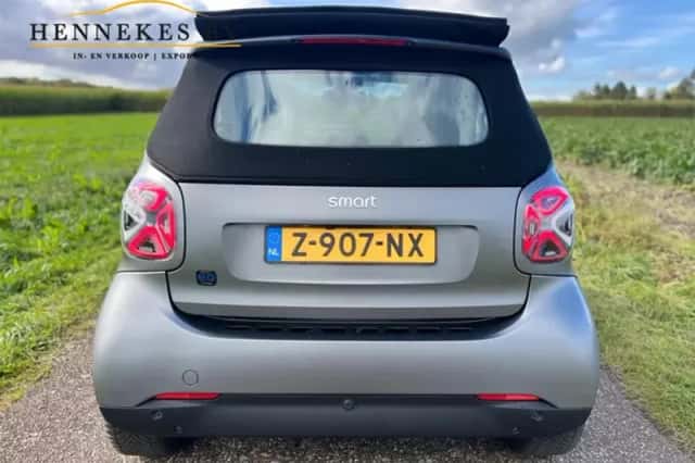 Smart Fortwo (2022) thumbnail 4