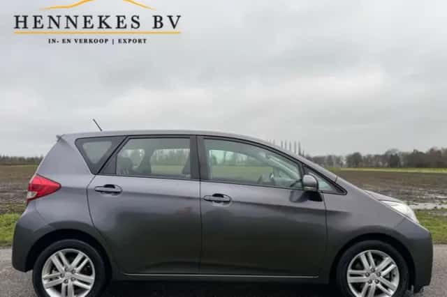 Subaru Trezia (2011) thumbnail 6