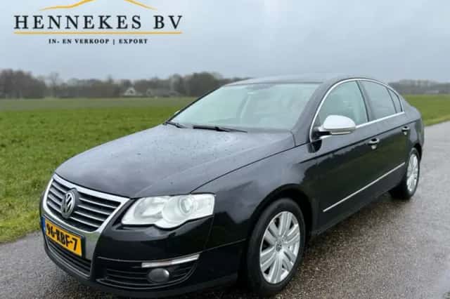 Volkswagen Passat (2009) thumbnail 1