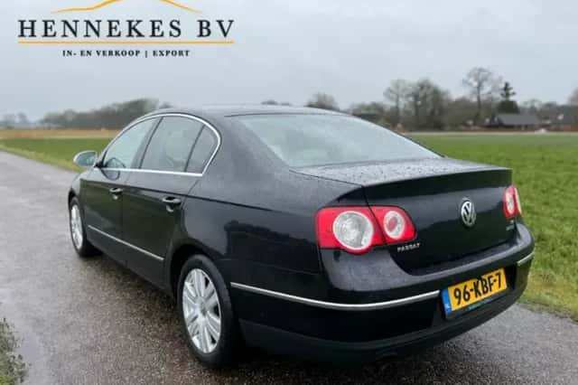 Volkswagen Passat (2009) thumbnail 3