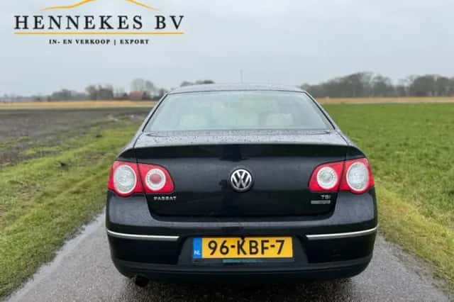 Volkswagen Passat (2009) thumbnail 4
