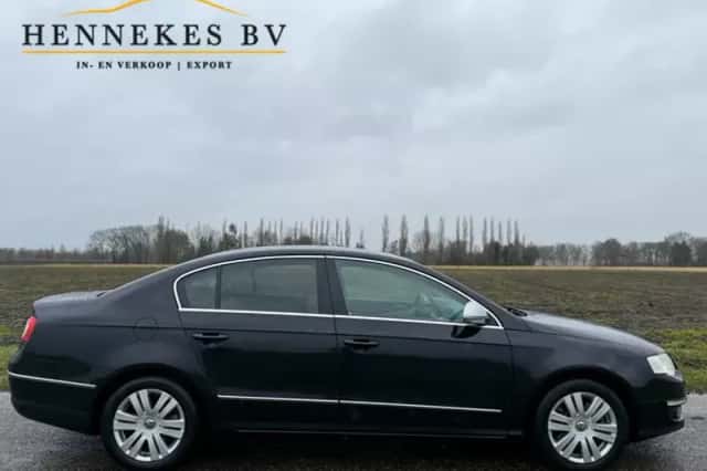 Volkswagen Passat (2009) thumbnail 6