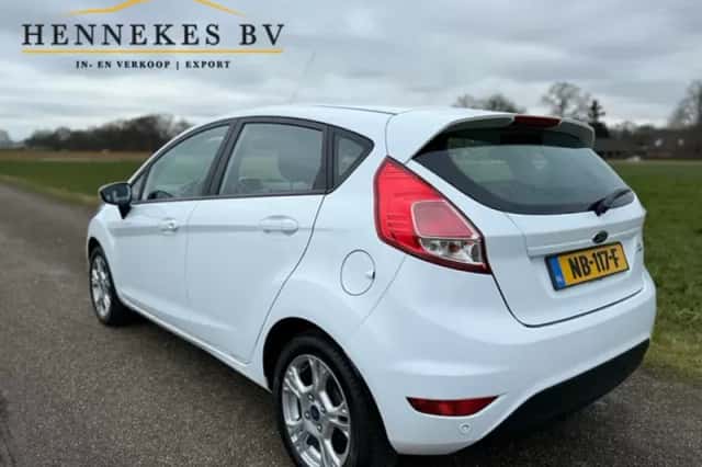 Ford Fiesta (2017) thumbnail 3