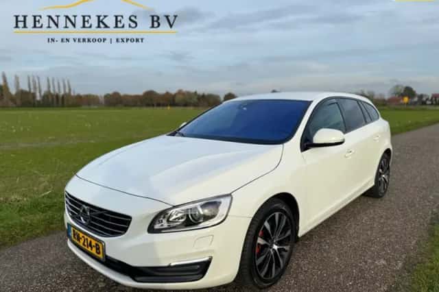 Volvo V60 (2018) thumbnail 1