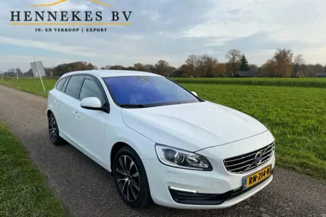 Volvo V60 (2018) thumbnail 5