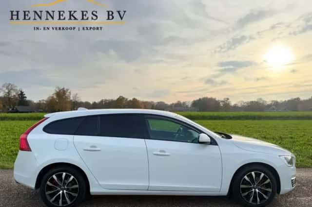 Volvo V60 (2018) thumbnail 6