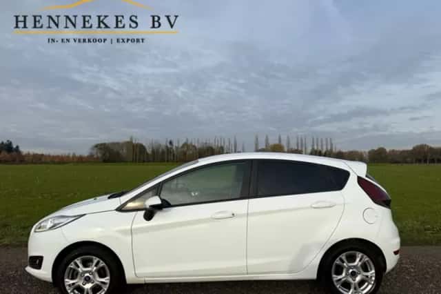 Ford Fiesta (2017) thumbnail 2