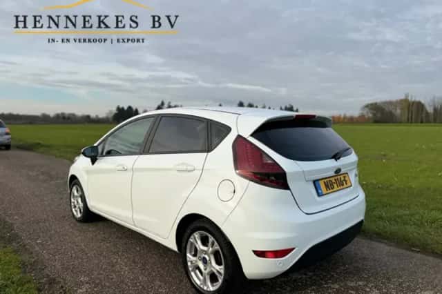 Ford Fiesta (2017) thumbnail 3
