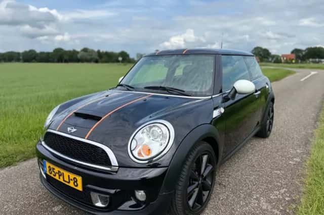 MINI Cooper S (2011) thumbnail 1