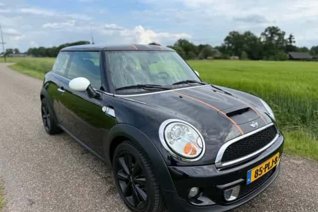 MINI Cooper S (2011) thumbnail 5