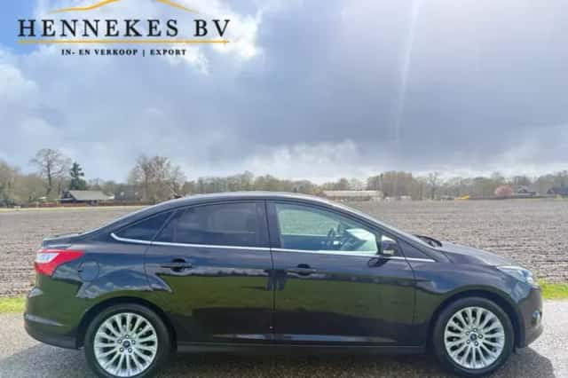 Ford Focus (2013) thumbnail 6