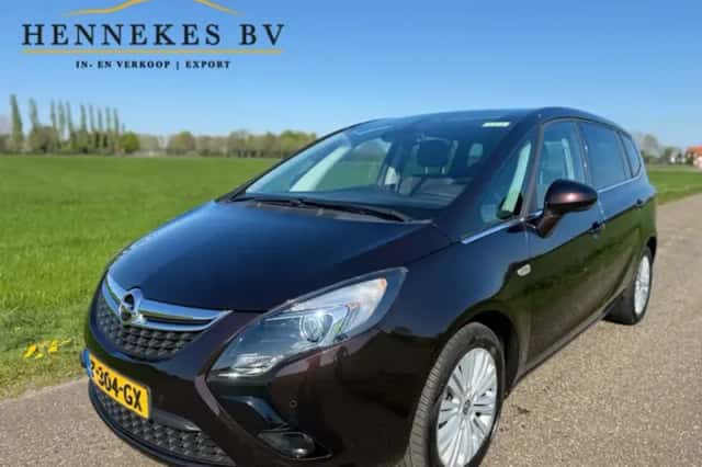 Opel Zafira (2015) thumbnail 1