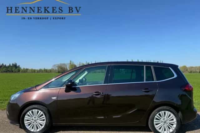 Opel Zafira (2015) thumbnail 2